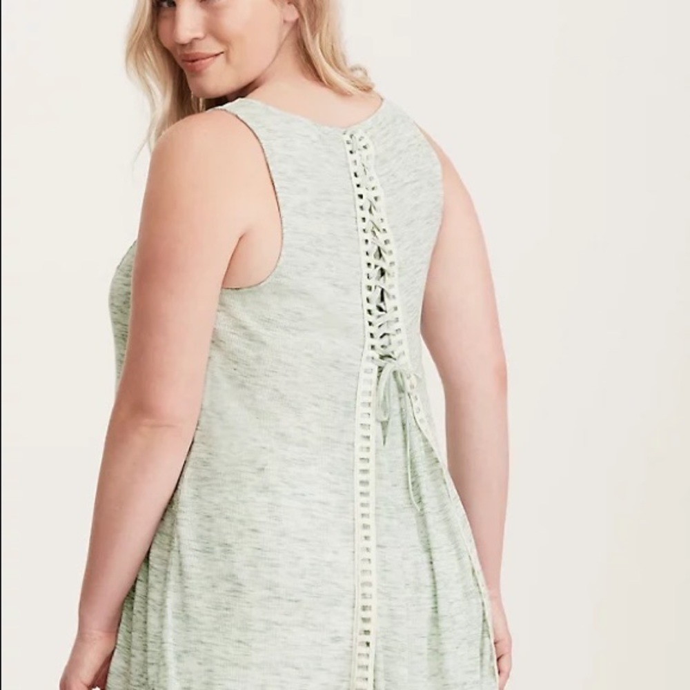 TORRID TANK LACE UP BACK DETAIL SIZE 1